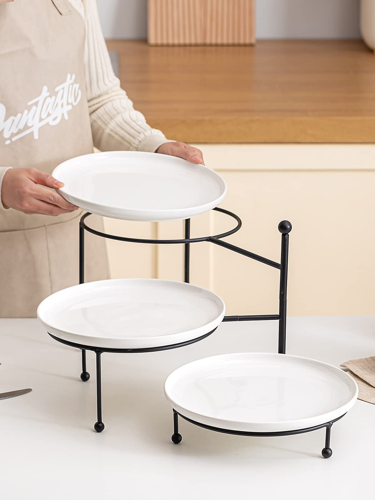 Kanwone white porcelain trays with flared rims prevent spills