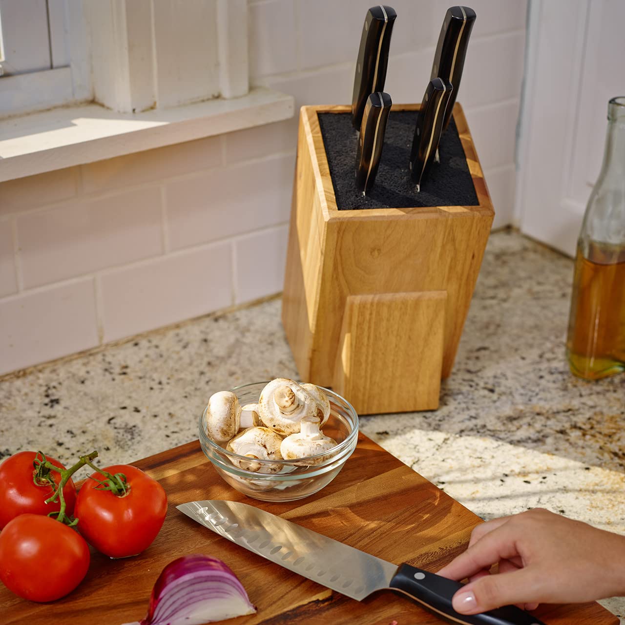 Kapoosh Dice Knife Block light oak side profile demonstrating compact footprint