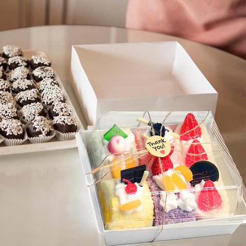 Karasmay gift-ready boxes, versatile for desserts, sandwiches, and gifts.