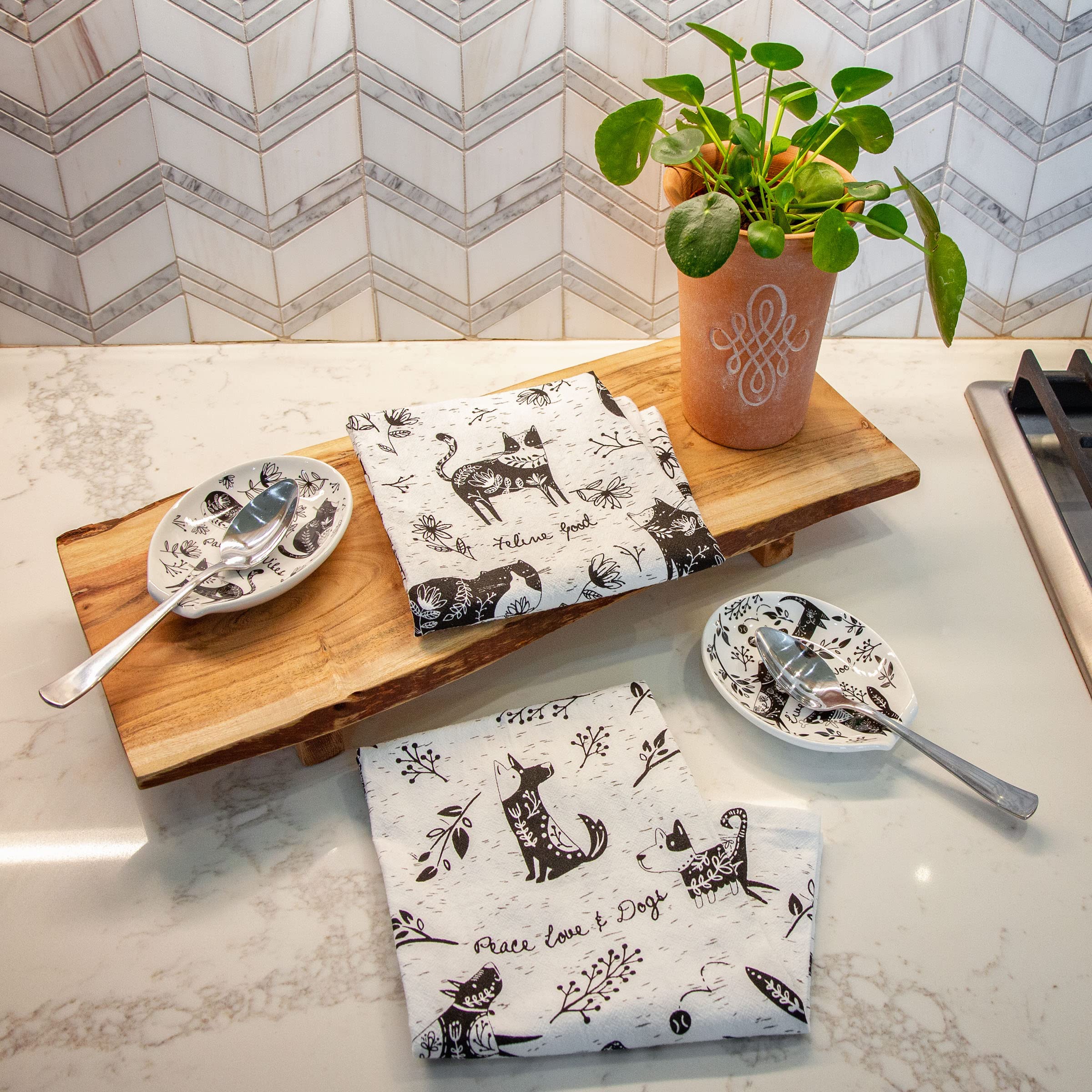 Enamel-printed design on Karma ceramic is food-safe for daily use