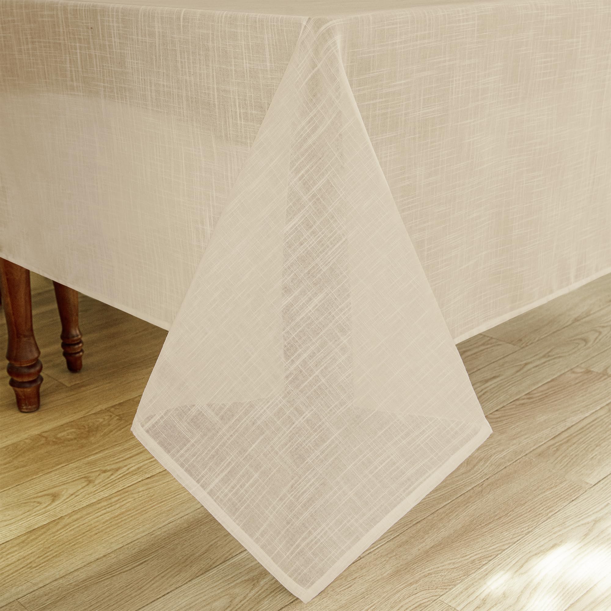 Karseteli 160gsm linen fabric delivers durable, premium table coverage.
