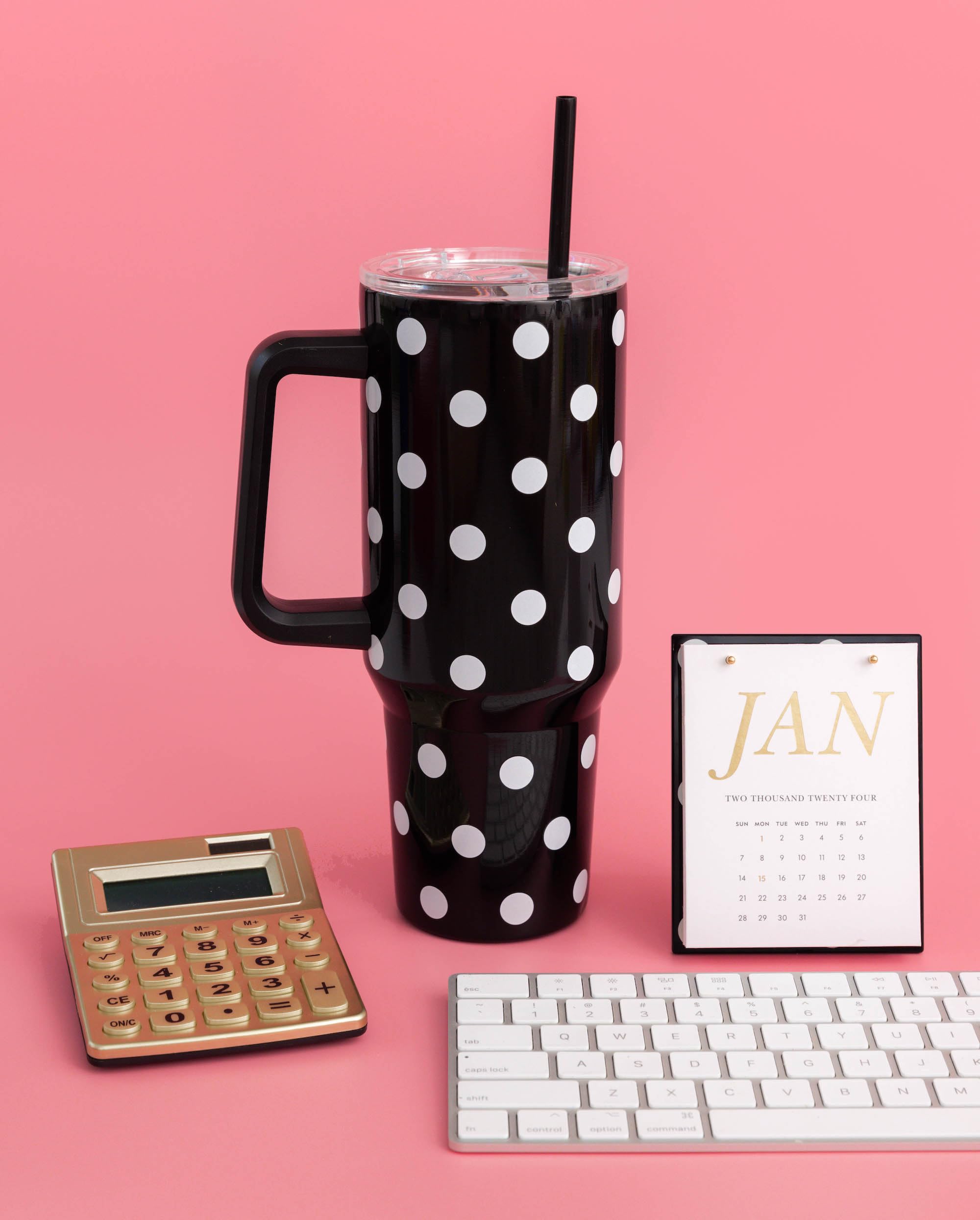 tumbler lid with lock-tight function and reusable straw for mess-free commuting
