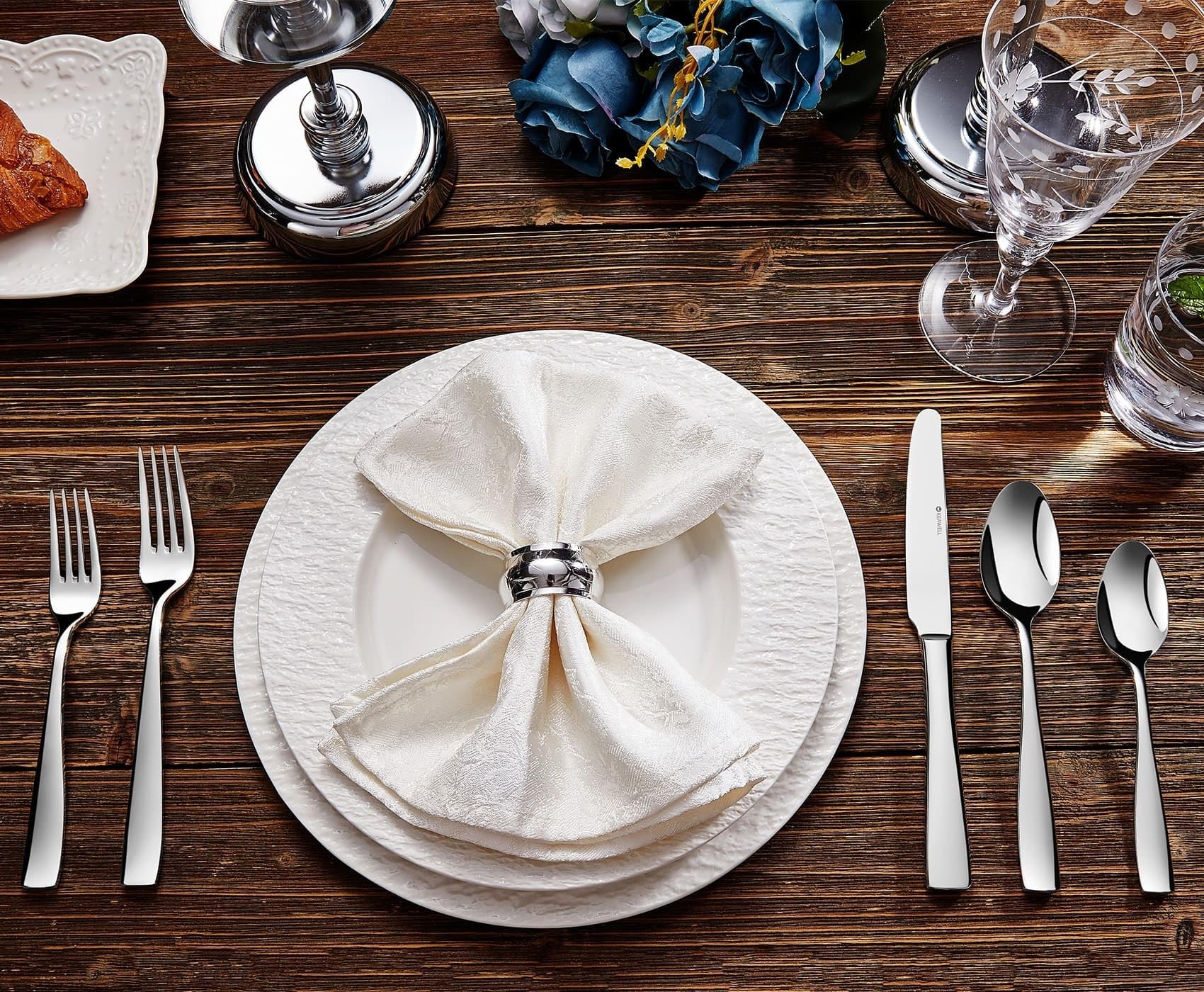 KEAWELL knife metal sheen highlighting refined finish and everyday elegance.