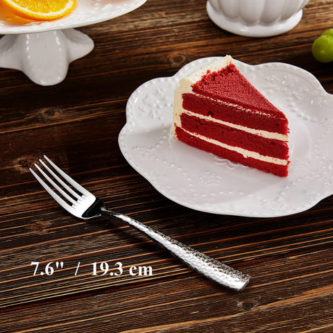 Keawell squared-edge fork detail highlights comfortable ergonomic handle for easy dining.