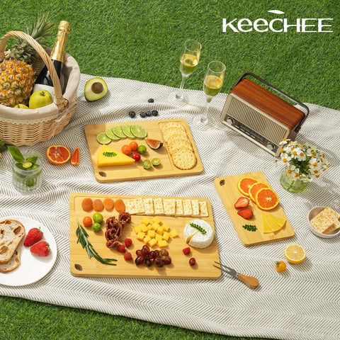 Keechee two-way chopping board reduces cross contact by separate sides