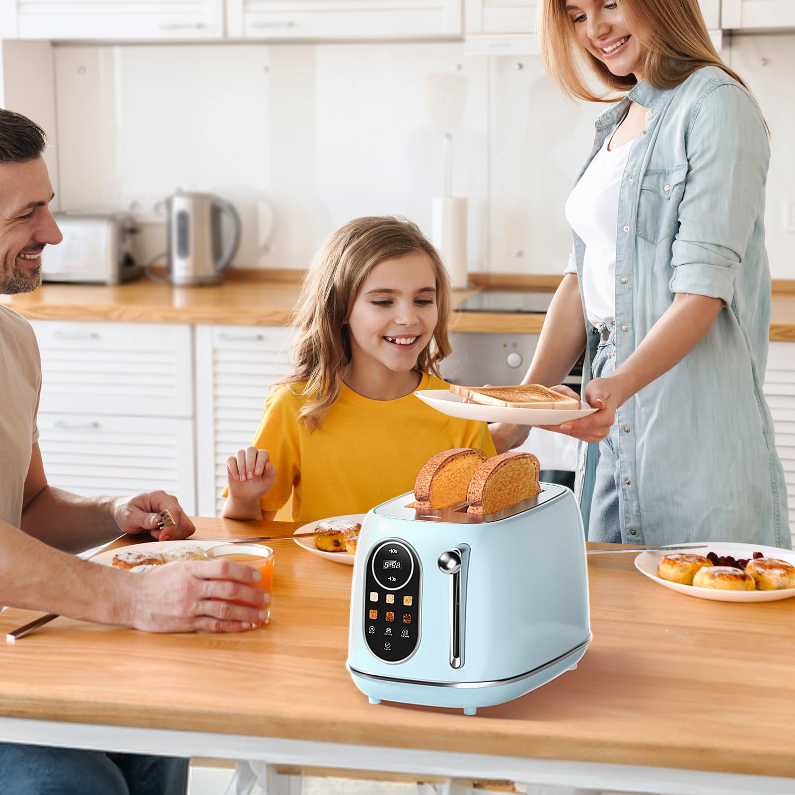 Keenstone blue-tone toaster adds modern style to a kitchen.