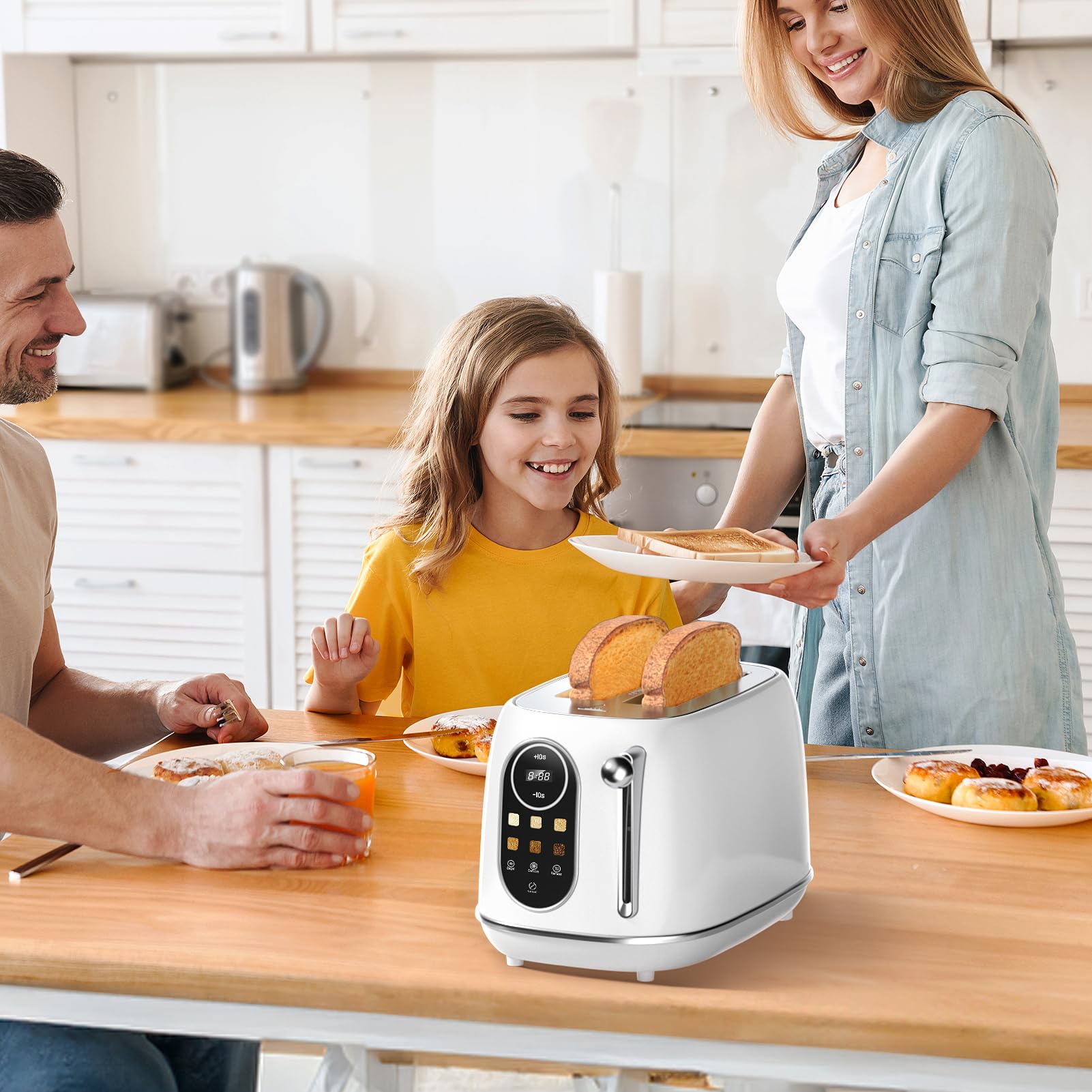 Keenstone removable crumb tray for simple cleanup after breakfast