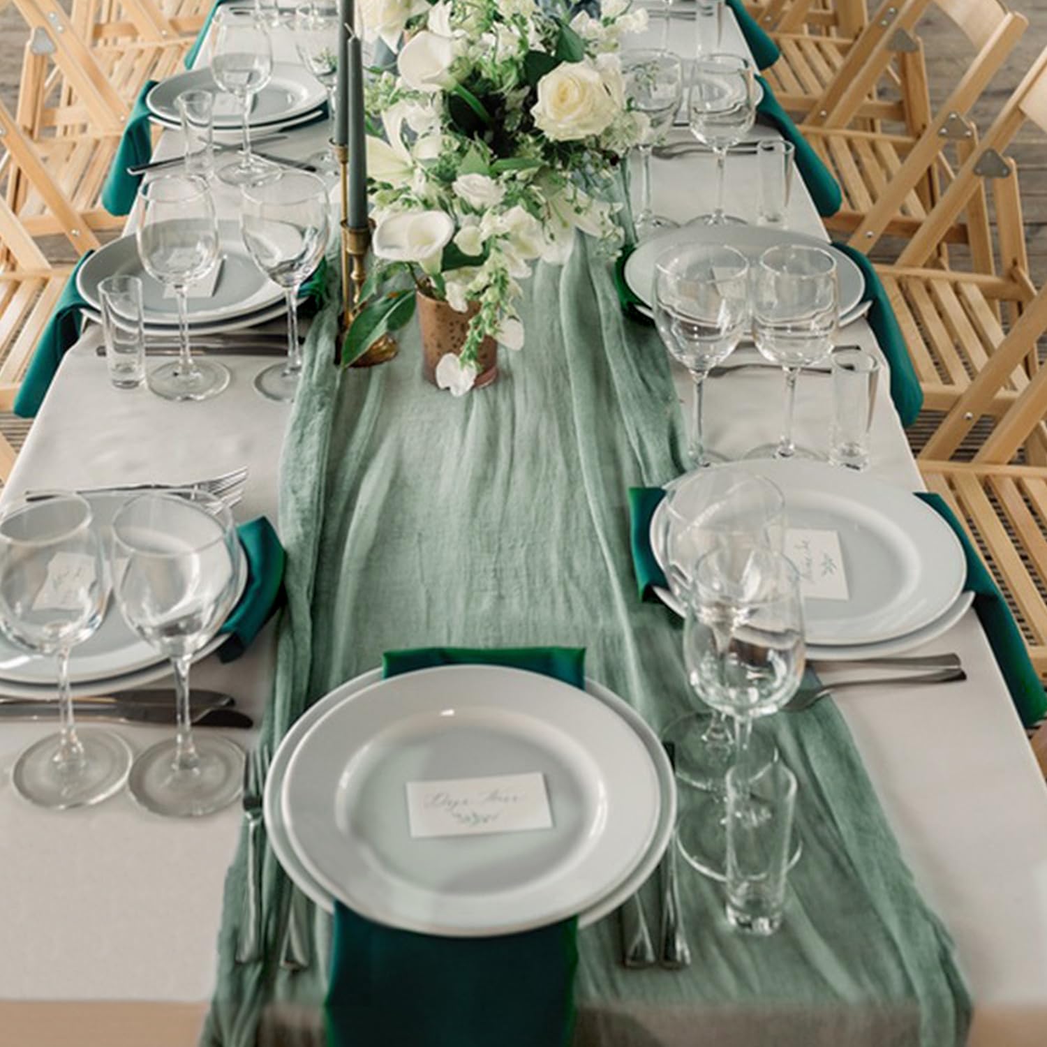 Keepshowing lightweight table runner detail highlighting easy setup and portable storage