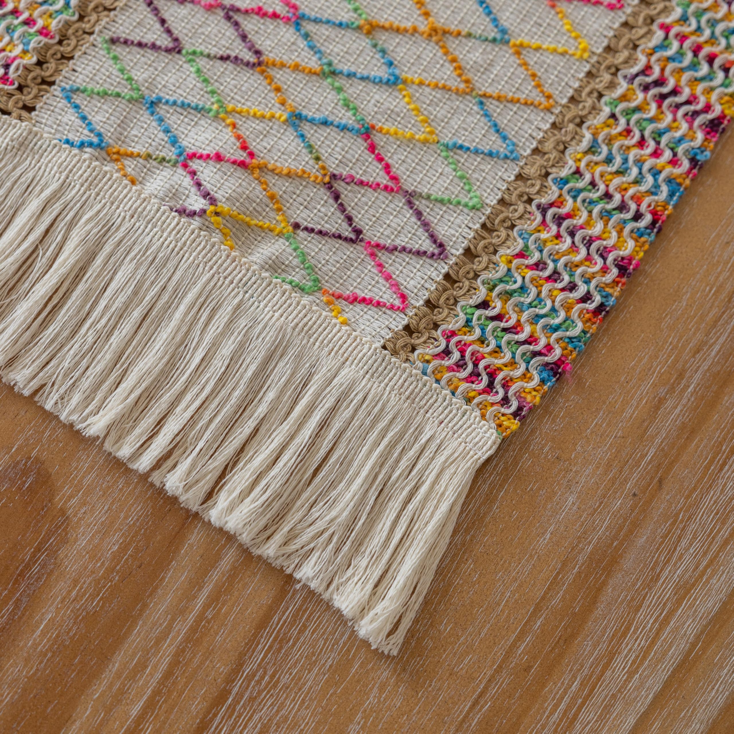 Keketoarrange wedding reception table runner creates rustic, timeless elegance.