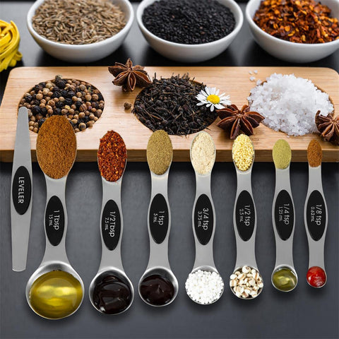 KELOFKO seven magnetic spoons with metric and US marks for easy recipe adaptation.