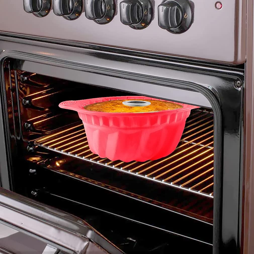 Kenond compact red silicone pan for easy storage and everyday baking.
