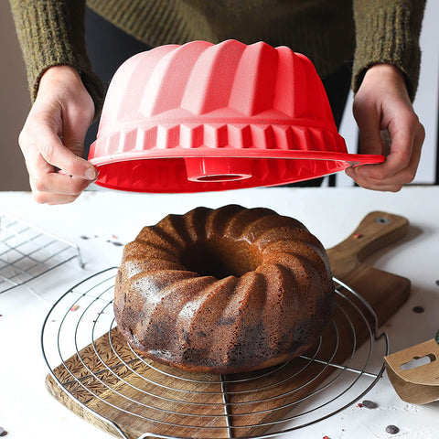 Kenond silicone bakeware non-stick pan ideal for jelly, gelatin, and cakes.