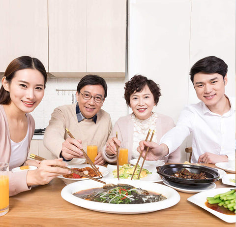Kenpal natural wood finish enhances table aesthetics and is easy to clean.
