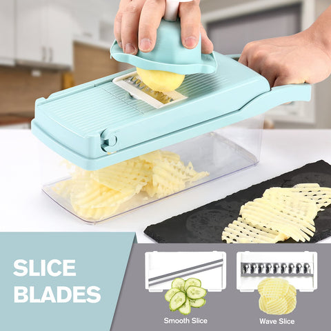 KEOUKE chopper demonstrating onion dicing for even pieces