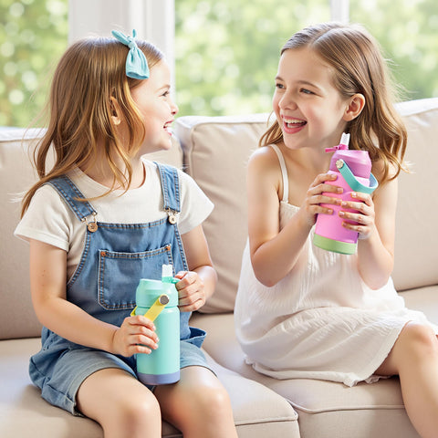 Kerilyn 180-degree lid rotation makes it kid-friendly and easy to use.