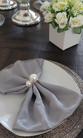 Kesote holiday table napkin rings for festive table styling.