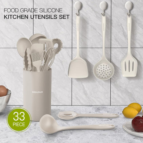 KESUPAIR pasta server showing sturdy silicone tip for tossing pasta safely.