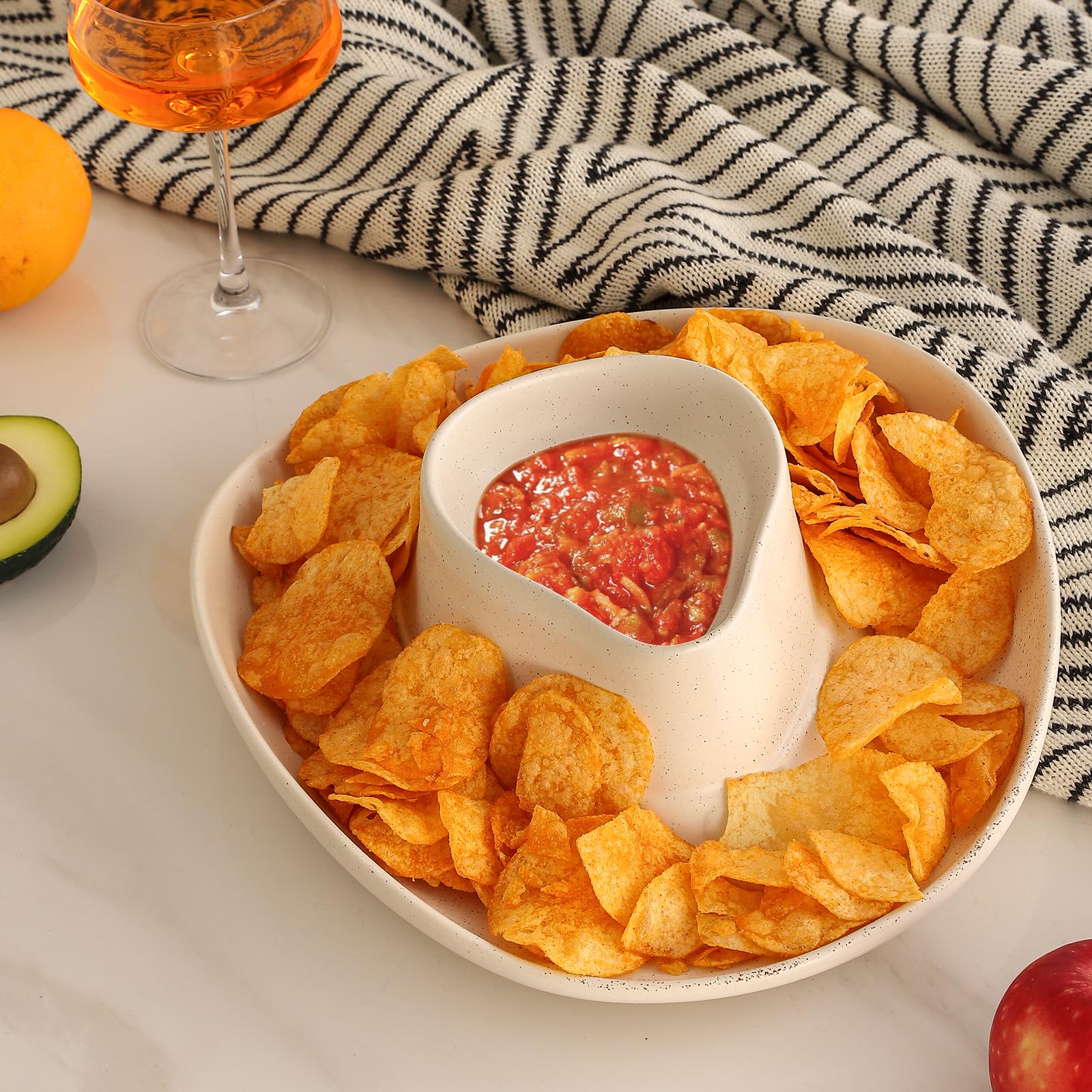 KGCCIZI gift-ready cowboy hat chip set ideal for housewarmings and holidays.