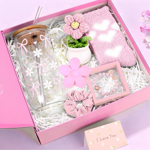 Kifredwo pink daisy bracelet adds a sweet finishing touch