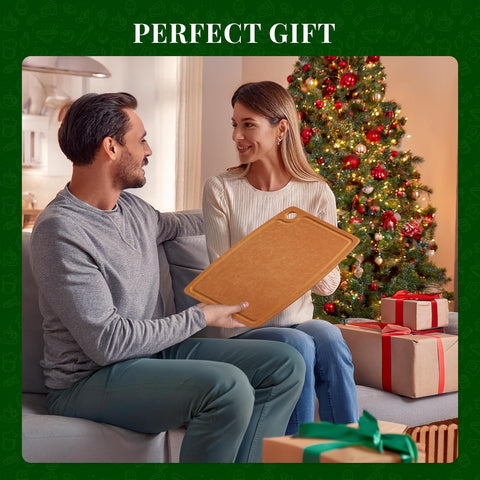 Kikcoin gift-ready wood cutting board, ideal for housewarmings and holidays.