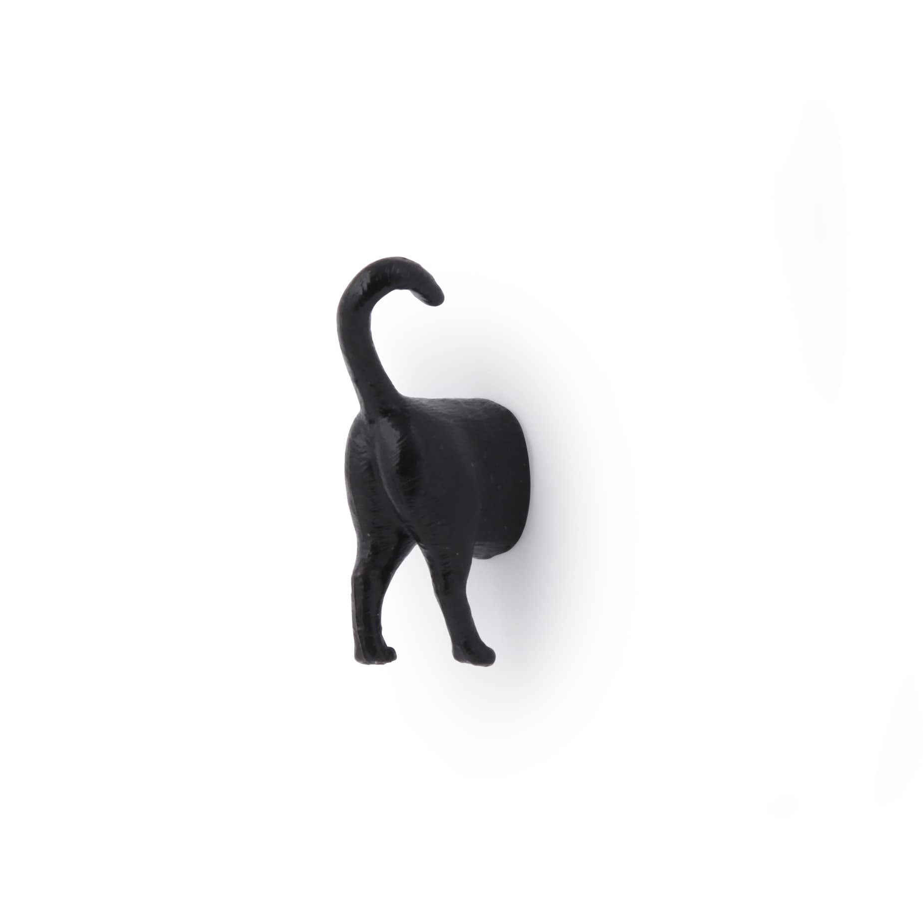 Kikkerland cat butt magnet closeup fur 01, tactile texture adds visual charm.