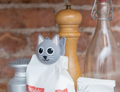 Kikkerland Cat Talking Bag Clip on a snack bag demonstrates compact size for travel