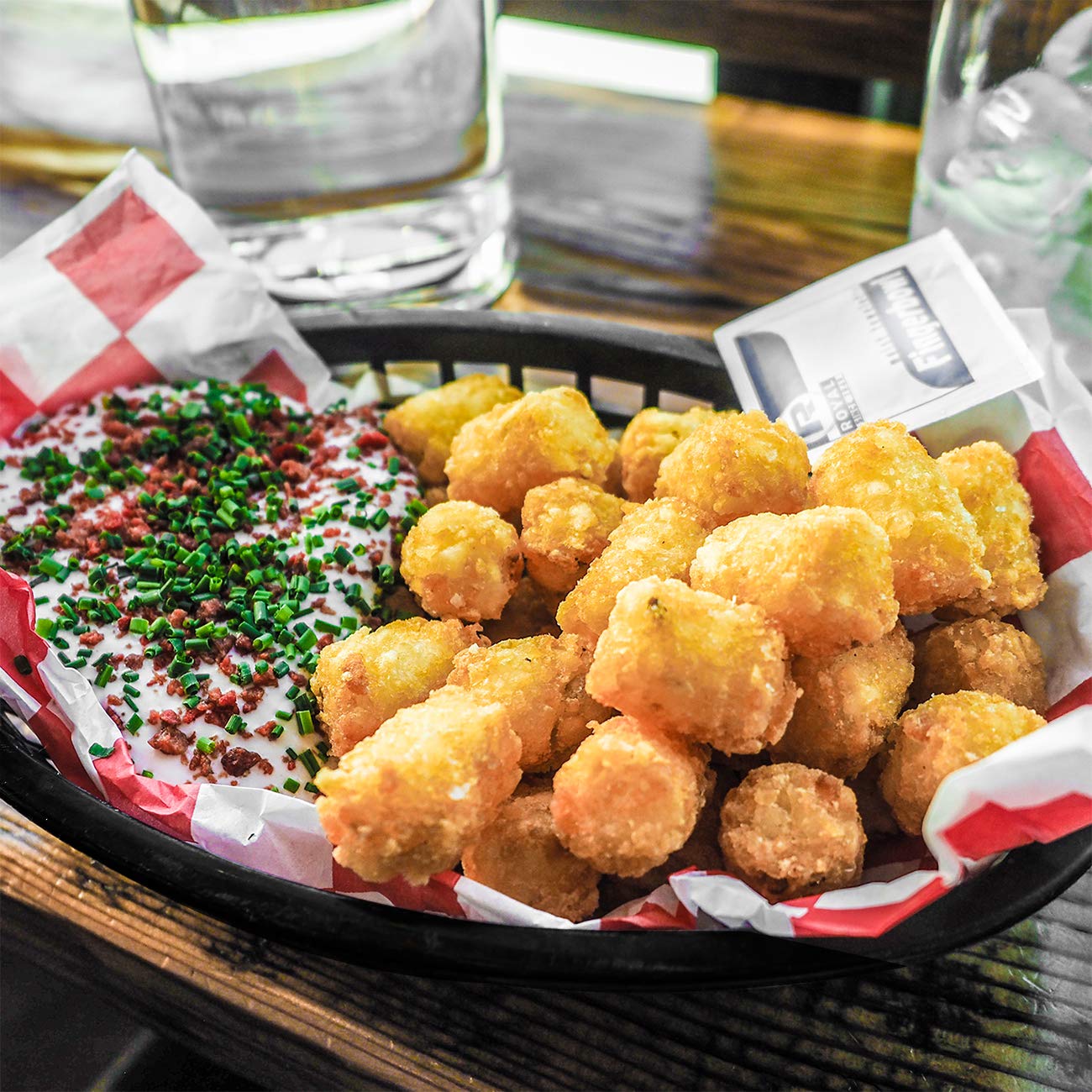 Kingrol serving tray for food trucks and diners enhances service