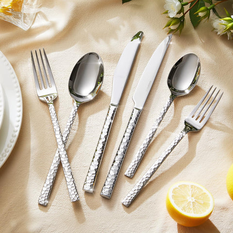 Kingstone 24-piece steak knives slice with precision and confidence.