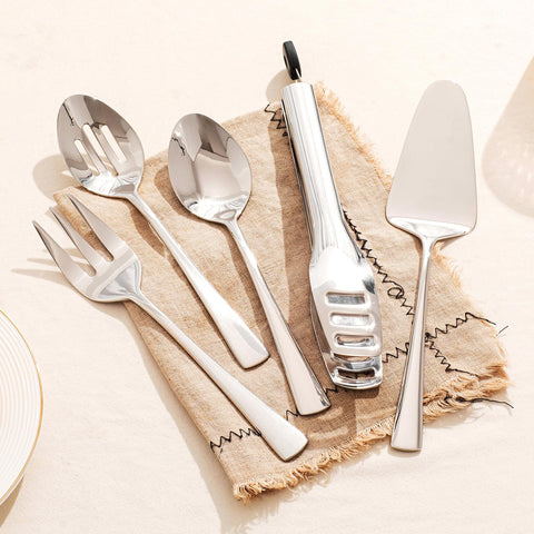KINGSTONE polished finish across all pieces enhances elegant table presentation.