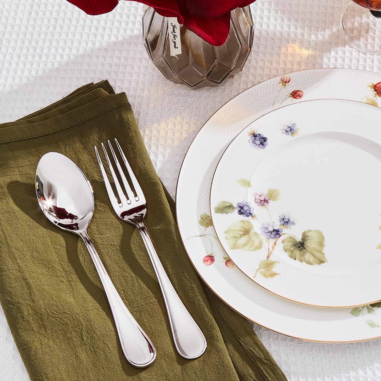 KINGSTONE dishwasher-safe flatware designed for easy care after meals