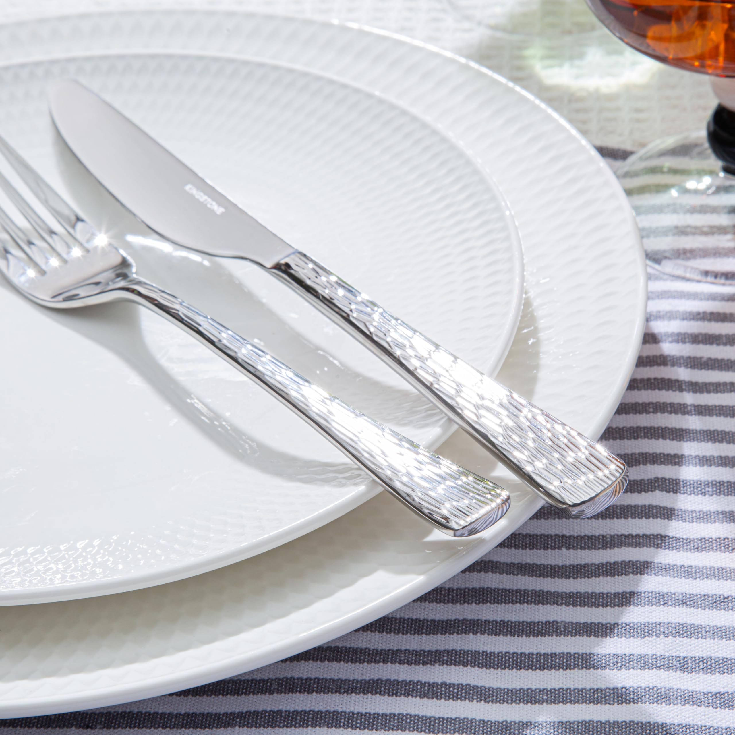 KINGSTONE salad fork close-up displays precise tines for salads
