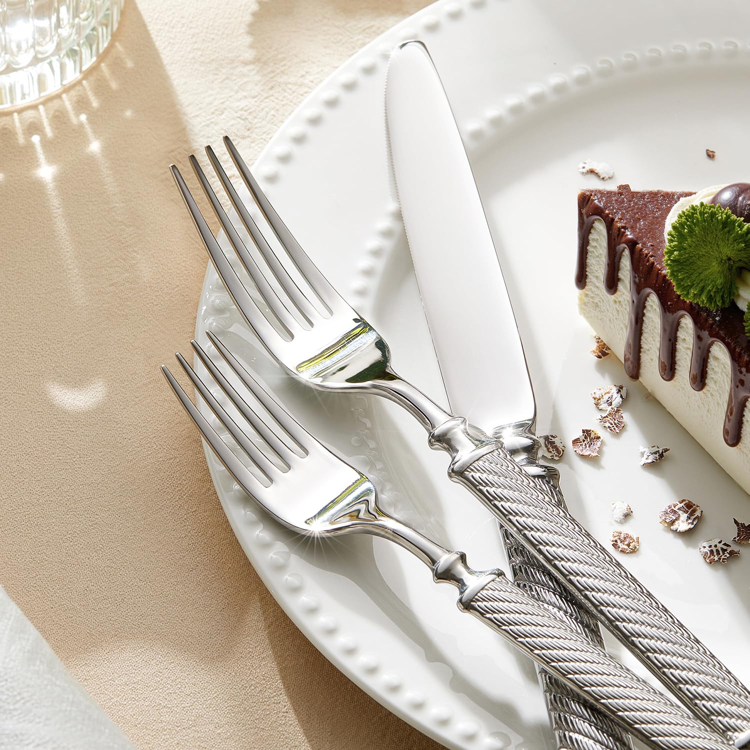 KINGSTONE 40-piece set for eight shows complete dining service