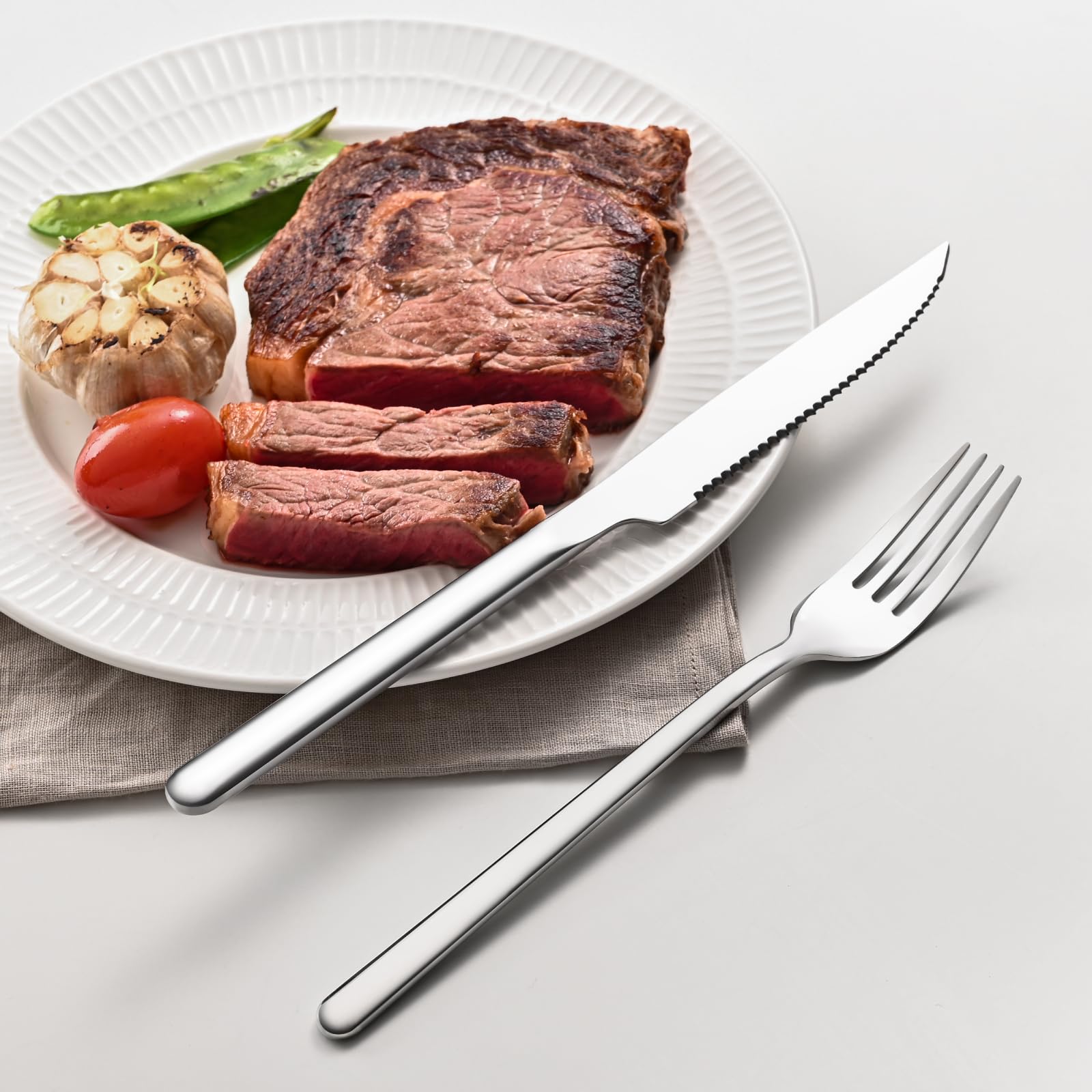 Kingstone Sharp knives handle daily tasks from steaks to pizza with ease.
