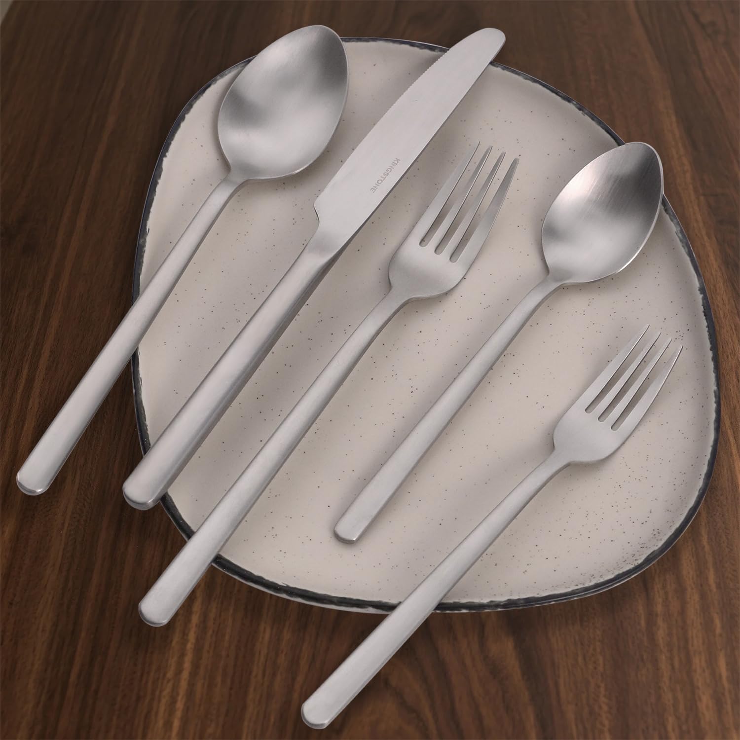 KINGSTONE silverware set dishwasher-safe design simplifies cleanup after meals.