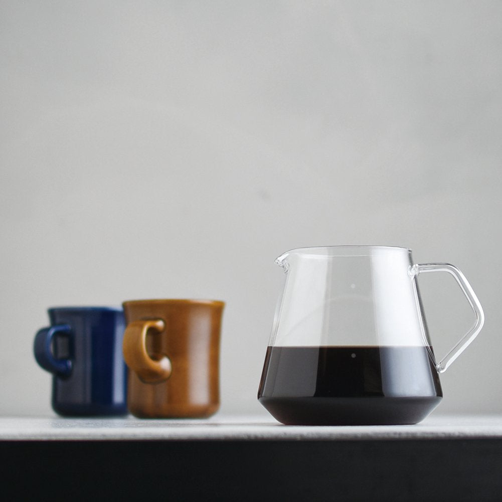KINTO SCS-S02 coffee server side view highlights compact form on the counter