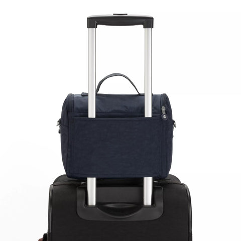 Kipling Kichirou lunch bag trolley sleeve allows convenient travel attachment.