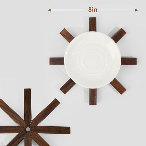 Kitchen-ready decor and heat protection in one natural walnut accessory.