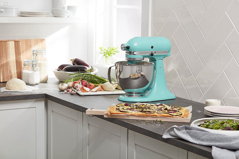 KitchenAid Artisan 5qt tilt-head mixer 10 speeds control for precision