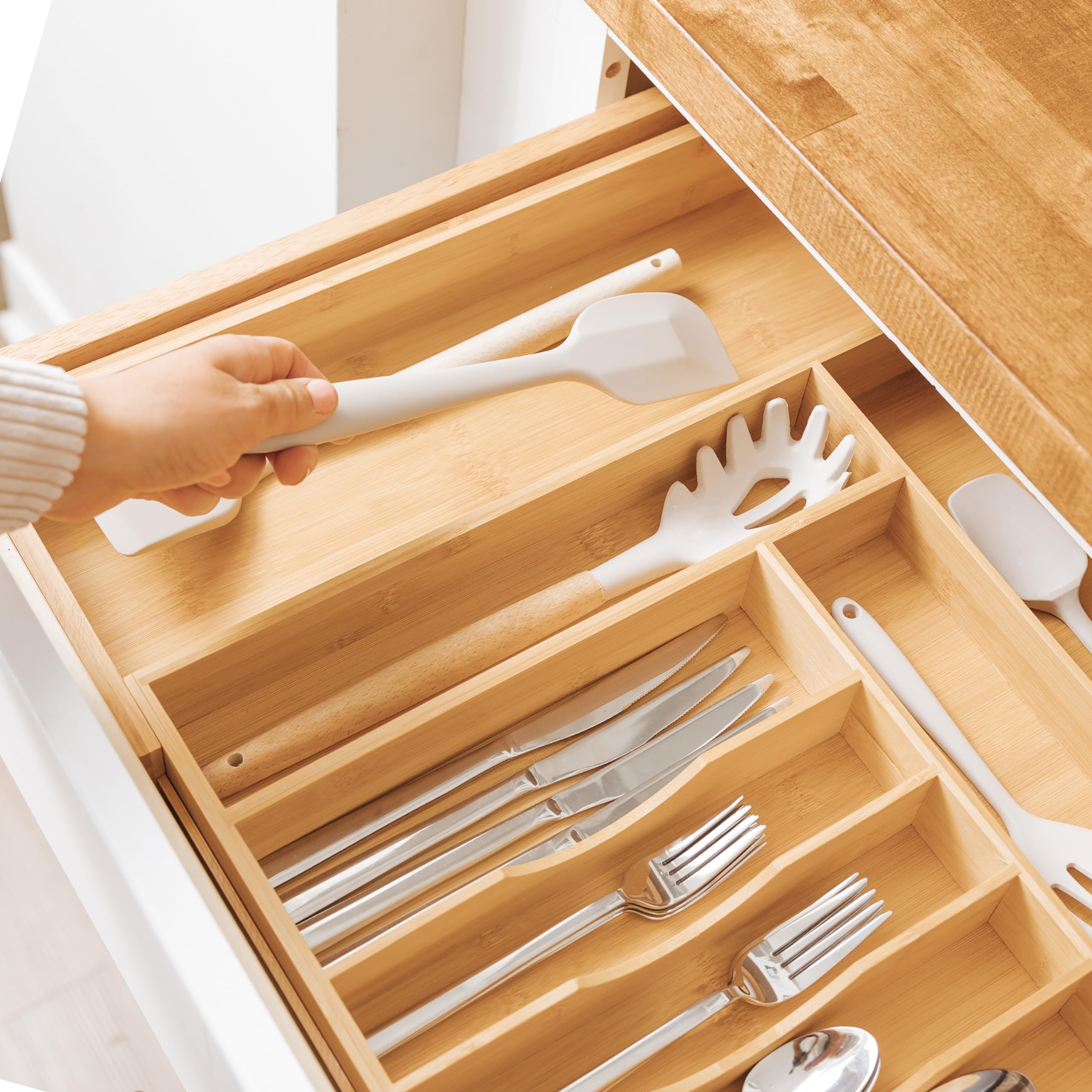 KitchenEdge high-capacity interior supports up to 12 full flatware sets.