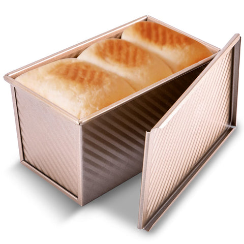 KITESSENSU Pullman loaf pan with lid, compact bakeware for even loaf baking.