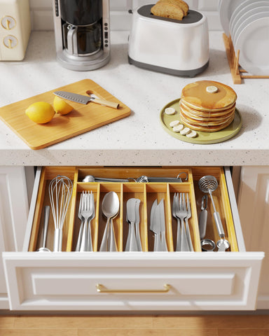 Kitsure two large sections accommodate tools and larger utensils