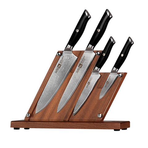Klaus Meyer Damascus knife close-up highlights the 67-layer pattern for premium performance.