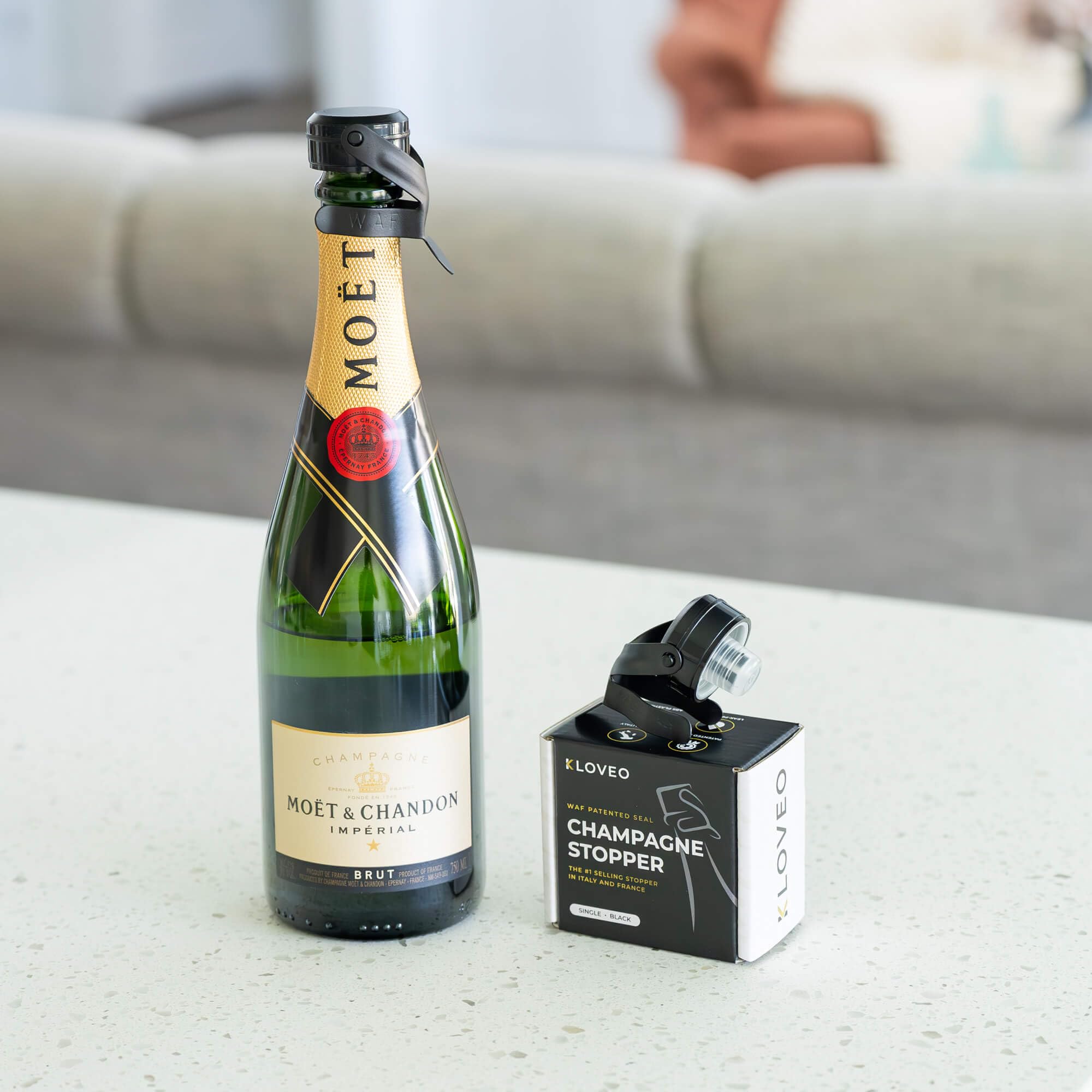 KLOVEO Champagne Stopper stainless-clip keeps the cap secure.