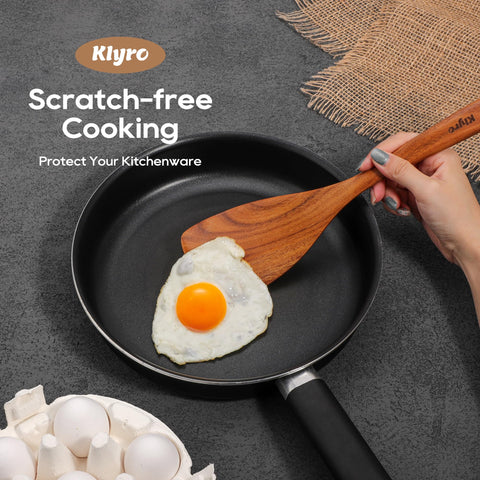KLYRO soup spoon perfect for stirring and tasting hot soups