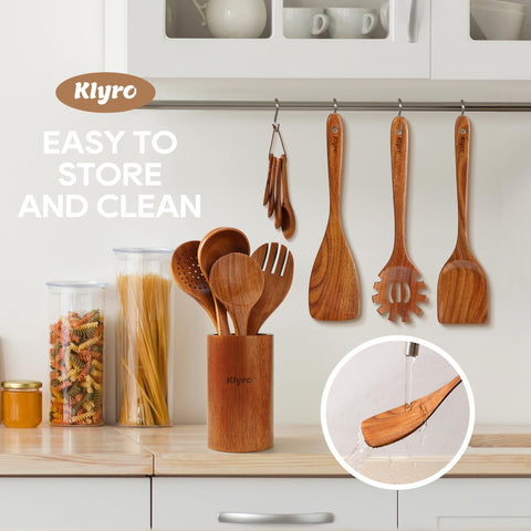 KLYRO strainer spoon helps skim broth efficiently