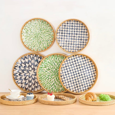 Kmelep gift-ready round rattan tray for Christmas or birthdays.