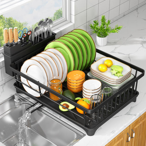 Kmiectse dish drying rack with compact design, ideal for small kitchens.