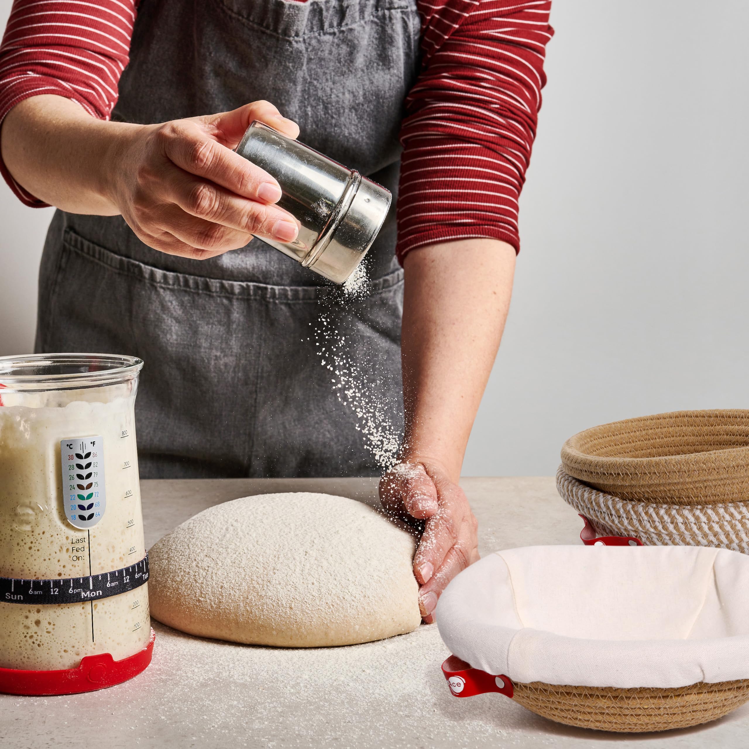 KNEADACE double-layer cover helps maintain moisture for overnight proofing