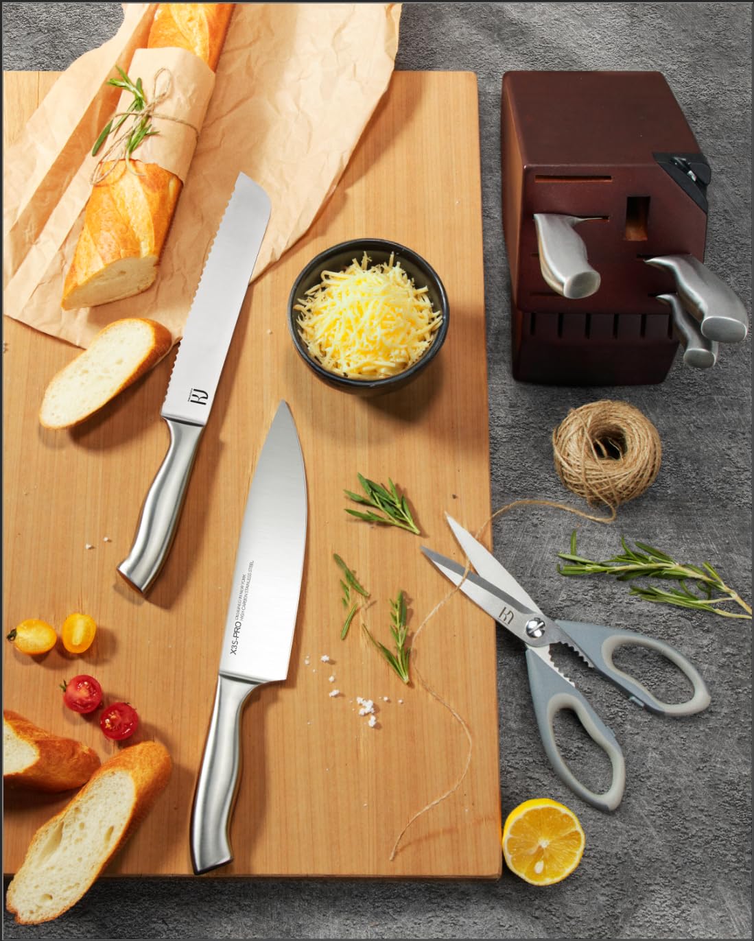 KnifeSaga 3.5-inch paring knife blade offers nimble control.