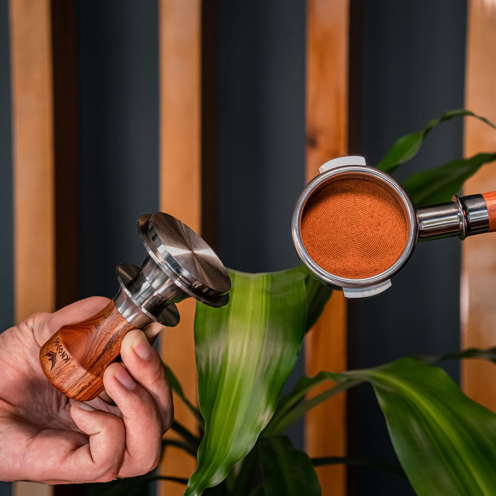 KNODOS 30 lb calibrated tamper with adjustable springs for customization.